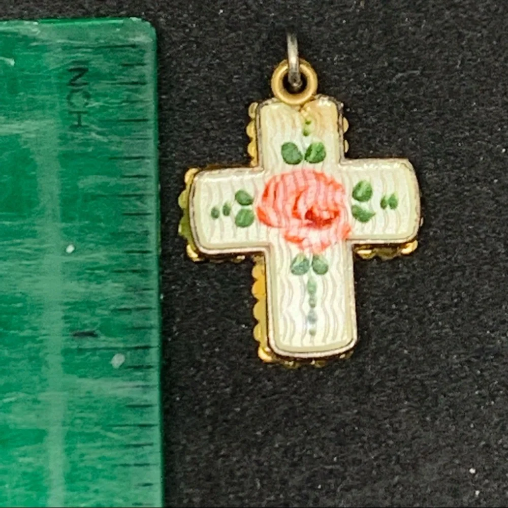 Small gold toned Catholic cross